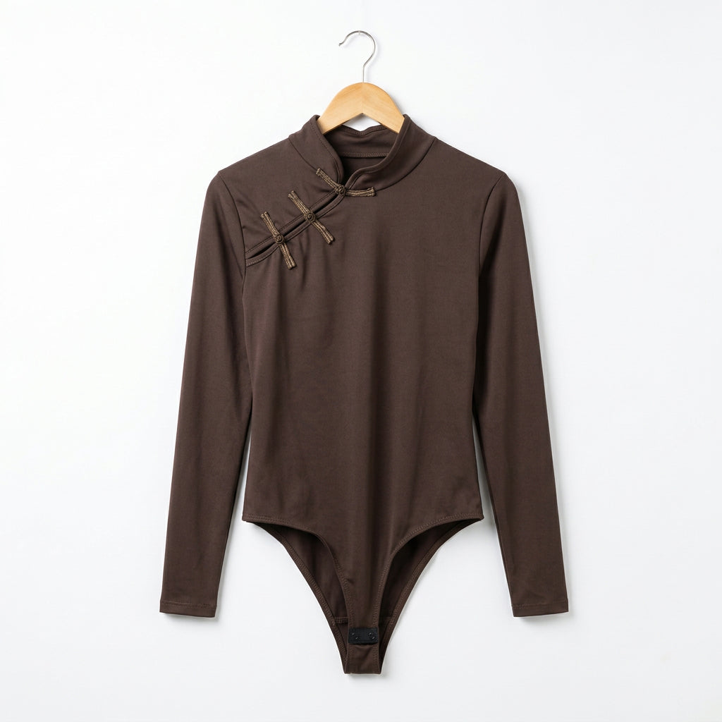 Body coreano con chiusure decorative